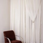 Cortina de voil xadrez c/ forro de microfibra branco 4,80x2,70 ilhós 28mm